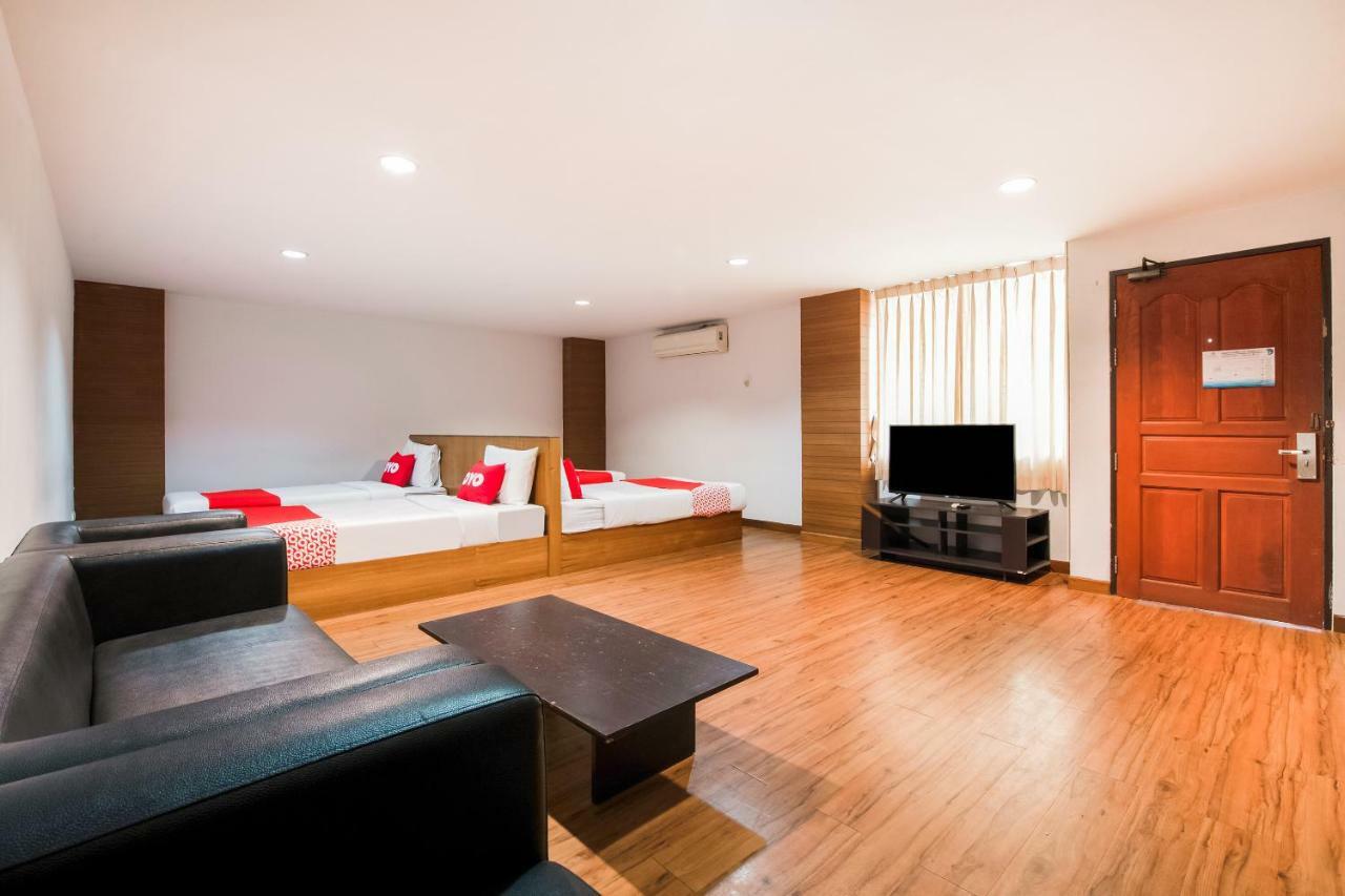 Oyo 257 Sea Paradise Hotel Sattahip Exterior photo