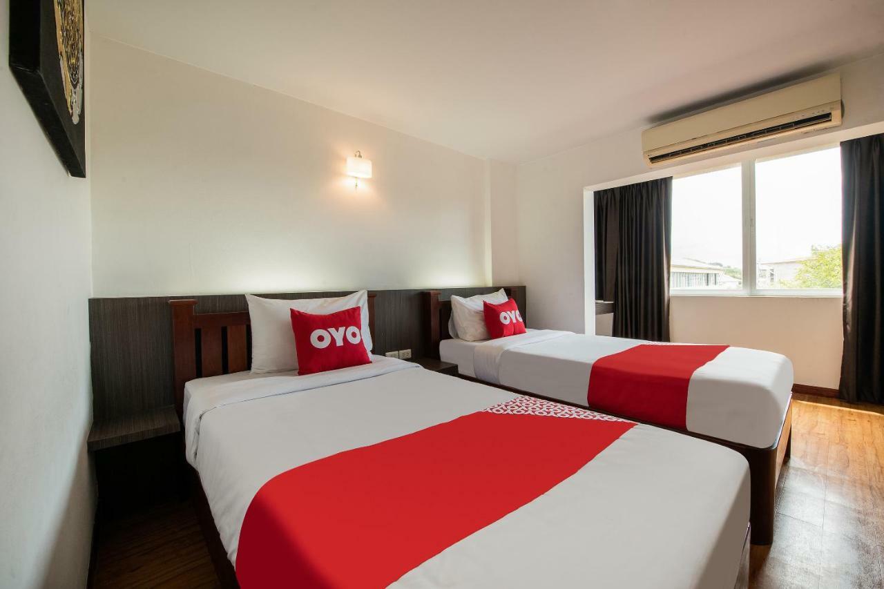 Oyo 257 Sea Paradise Hotel Sattahip Exterior photo